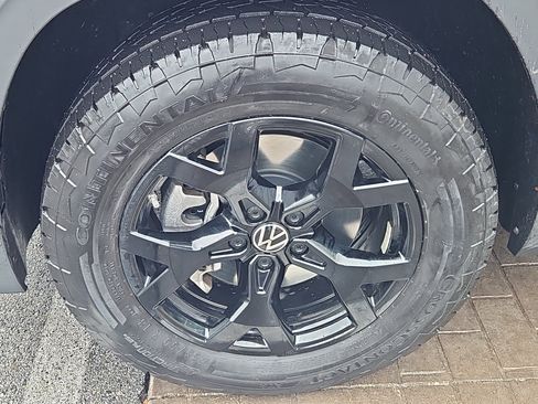 Certified 2022 Volkswagen Atlas SEL Premium image 4