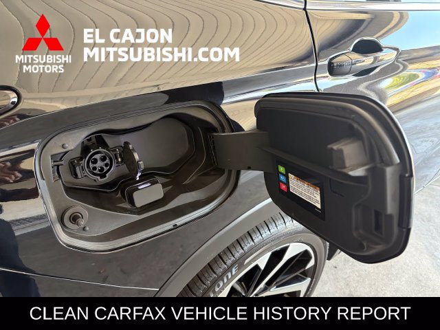 Used 2025 Mitsubishi Outlander SE AWD/4WD image 3