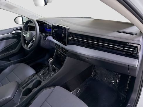 Certified 2026 Volkswagen Jetta SE FWD image 28