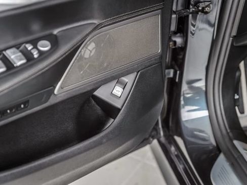 Used 2019 BMW 740i w/ M Sport Package RWD image 55