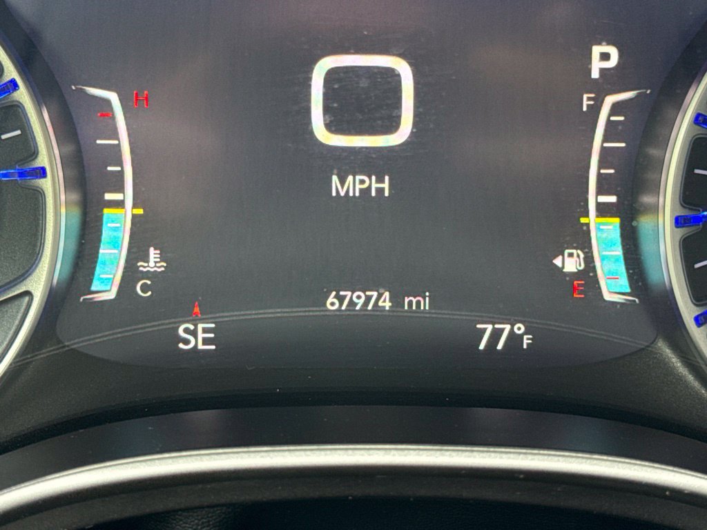 Used 2024 Chrysler Pacifica Touring-L FWD image 22