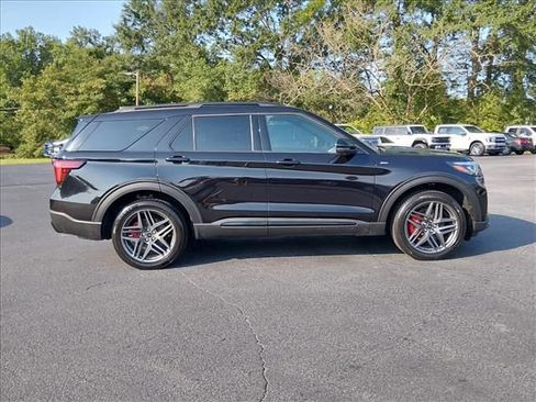 Certified 2025 Ford Explorer ST-Line w/ ST-Line Street Pack AWD/4WD image 3