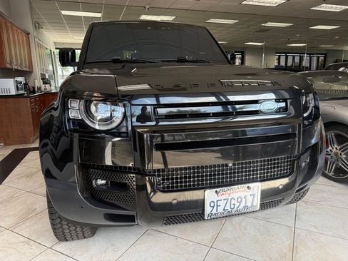 Used 2020 Land Rover Defender 110 HSE AWD/4WD image 3