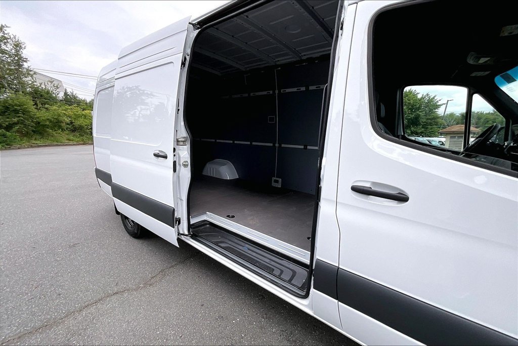 Used 2026 Mercedes-Benz Sprinter 3500 image 18