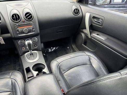 Used 2011 Nissan Rogue S image 23