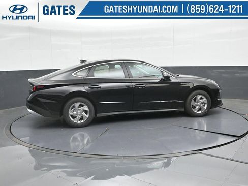 New 2025 Hyundai Sonata SE image 3
