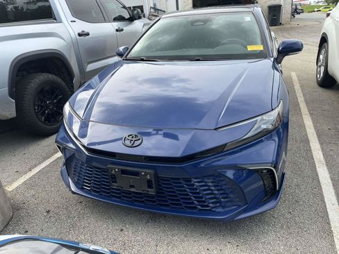 Used 2025 Toyota Camry XSE FWD image 1