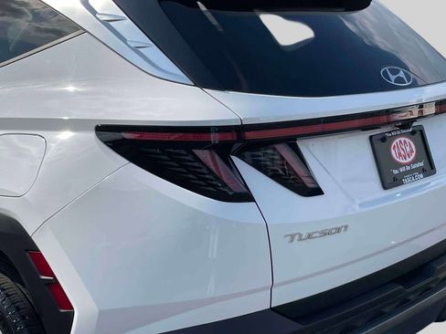 Used 2023 Hyundai Tucson Limited image 11