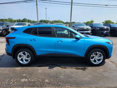 Used 2026 Chevrolet Trax LS w/ LS Convenience Package FWD image 6