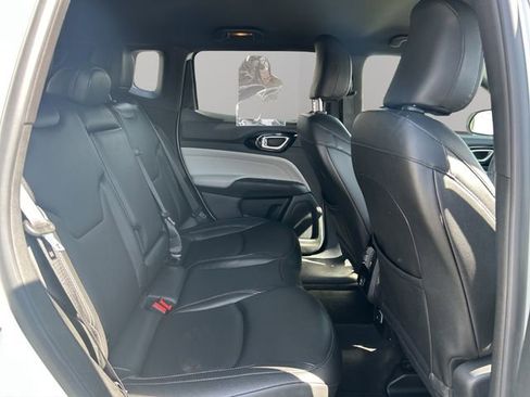 Used 2025 Jeep Compass Limited image 23