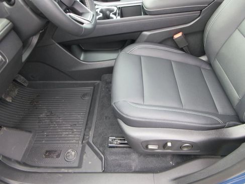 New 2026 Chevrolet Traverse LT w/ Sun and Wheel Package image 20