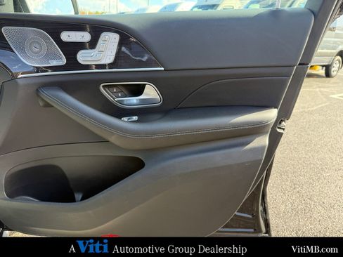 Used 2022 Mercedes-Benz GLS 450 4MATIC image 29