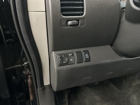 Used 2011 Nissan Xterra PRO-4X w/ Pro-4x Leather Pkg AWD/4WD image 29