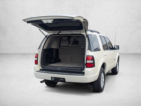 Used 2008 Ford Explorer XLT image 5