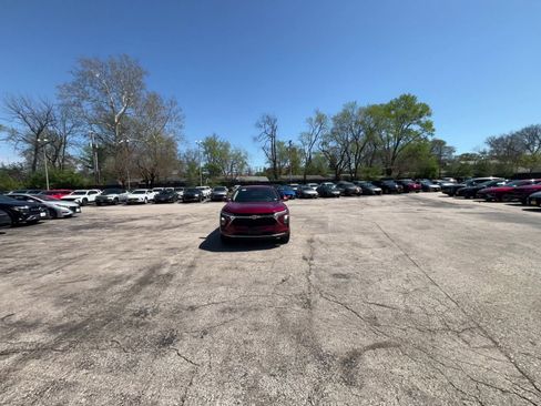 Used 2025 Chevrolet Trax LT w/ LT Convenience Package image 15