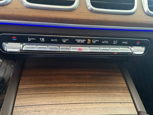 Used 2023 Mercedes-Benz GLS 450 4MATIC image 53