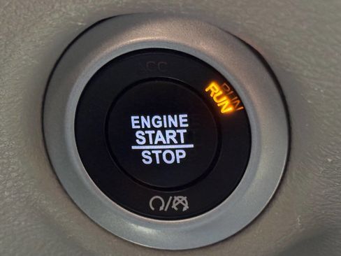 Used 2024 Chrysler Pacifica Touring-L FWD image 31
