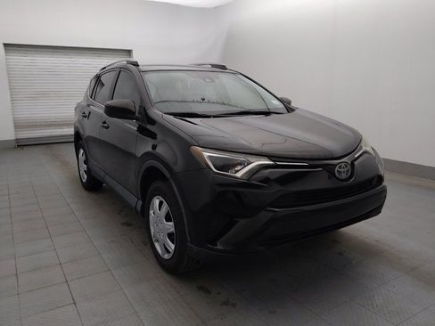 Used 2018 Toyota RAV4 LE image 13
