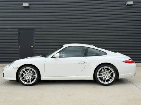 Used 2009 Porsche 911 Carrera RWD image 2