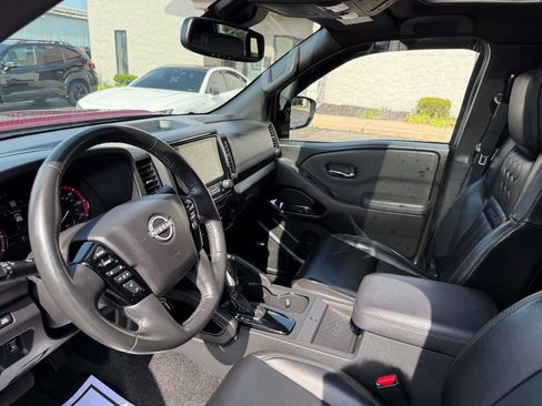 Used 2022 Nissan Frontier PRO-4X w/ Pro-4X Premium Package AWD/4WD image 16