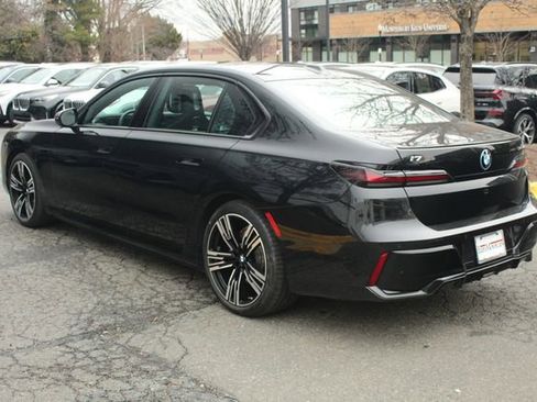 Used 2025 BMW i7 xDrive60 image 5