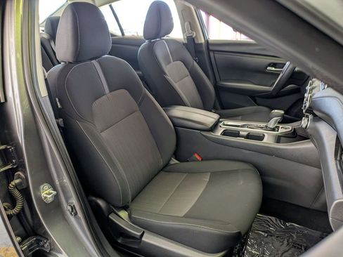 Used 2025 Nissan Sentra SV FWD image 28