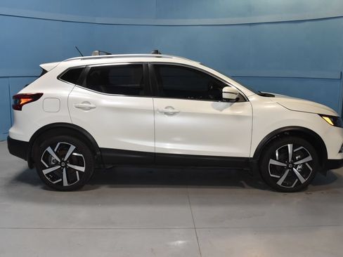 Certified 2022 Nissan Rogue Sport SL AWD/4WD image 18