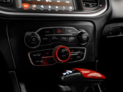 Used 2020 Dodge Charger R/T w/ Plus Group RWD image 33