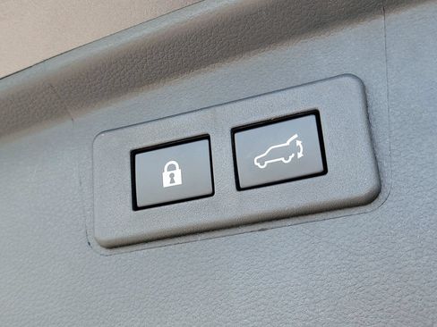 Used 2025 Subaru Outback Premium AWD/4WD image 9