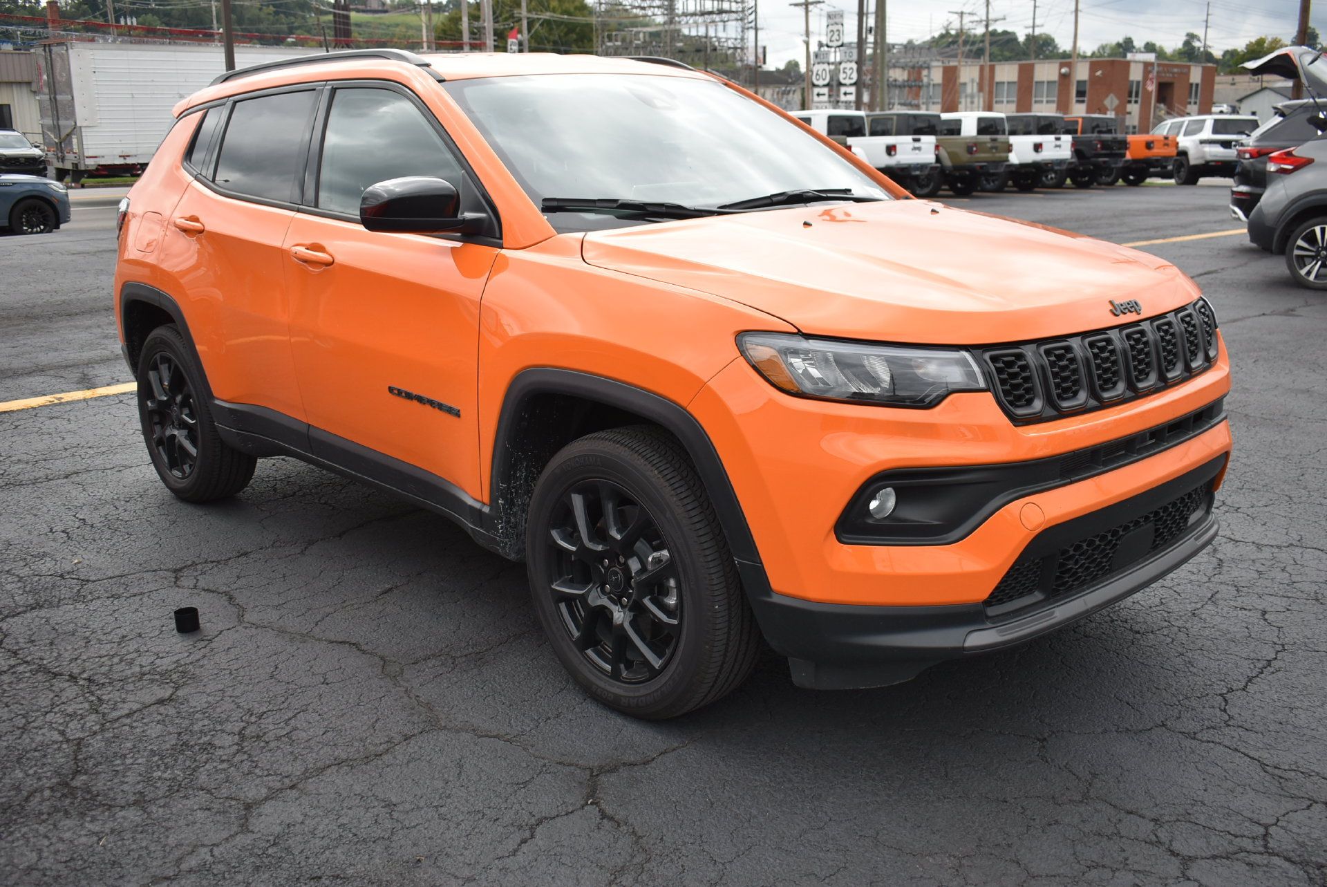 Used 2026 Jeep Compass Latitude AWD/4WD image 11