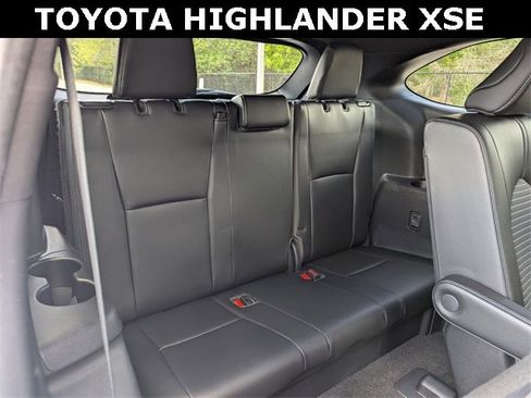 Used 2023 Toyota Highlander XSE image 15