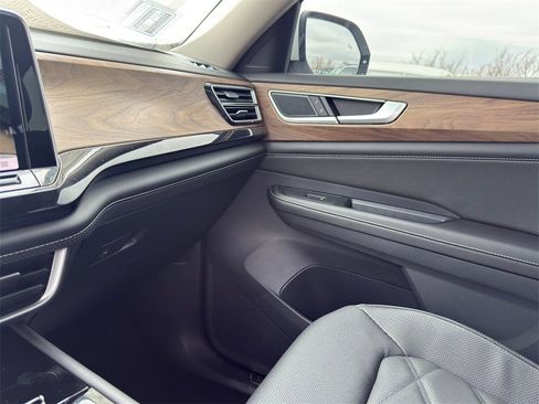 New 2026 Volkswagen Atlas SE image 23