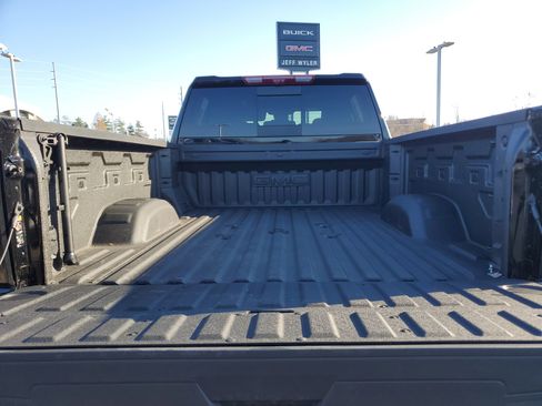 New 2025 GMC Sierra 2500 AT4 w/ AT4 Premium Plus Package image 9