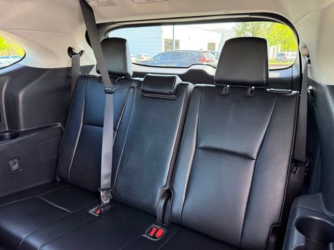 Used 2022 Toyota Highlander Platinum AWD/4WD image 34
