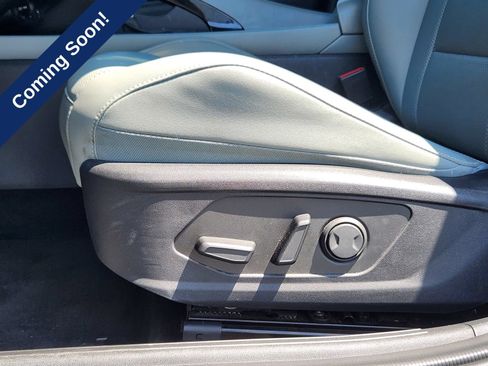 Used 2024 Hyundai Elantra Limited FWD image 21