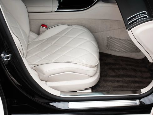 Used 2022 Mercedes-Benz Maybach S 580 4MATIC image 32