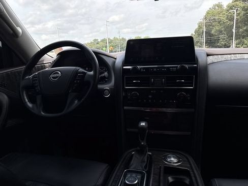 Used 2021 Nissan Armada Platinum w/ Captain's Chairs Package RWD image 5