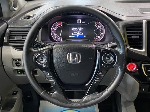 Used 2017 Honda Ridgeline RTL-E image 18