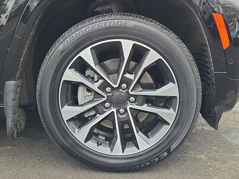 Used 2023 Jeep Grand Cherokee L Overland w/ Advanced Protech Group III image 8