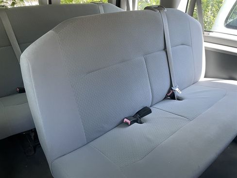 Used 2011 Ford E-350 and Econoline 350 XLT RWD image 10