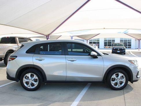 Used 2024 Honda HR-V LX image 7