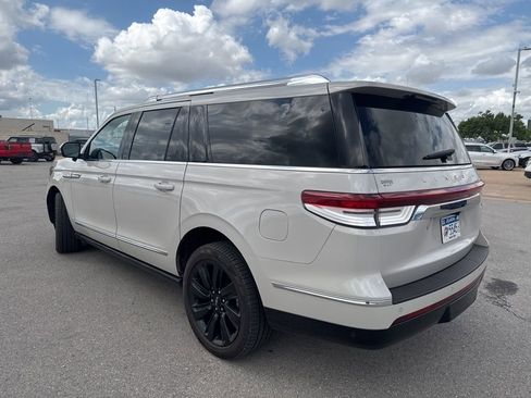 Used 2024 Lincoln Navigator L Reserve image 2