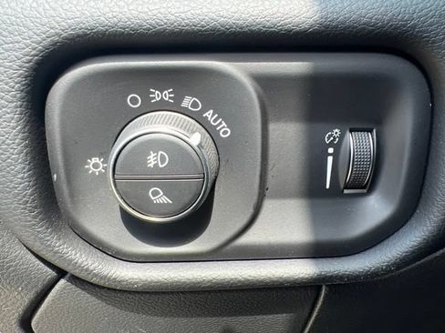 Used 2026 RAM 2500 Big Horn AWD/4WD image 17