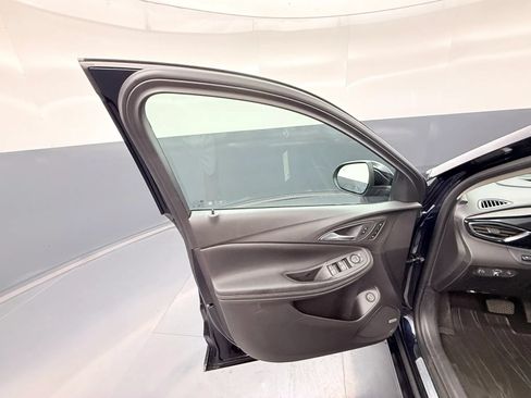 Used 2021 Buick Encore GX Essence w/ Advanced Technology Package FWD image 29