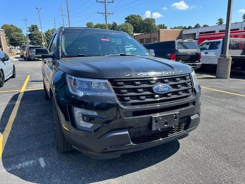 Used 2017 Ford Explorer Sport AWD/4WD image 2