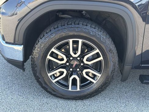Used 2025 GMC Sierra 1500 SLT AWD/4WD image 28