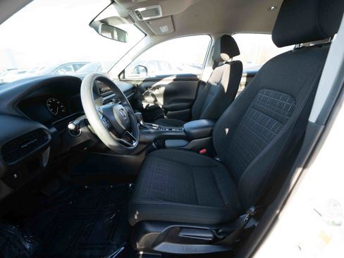Certified 2024 Honda HR-V LX image 9