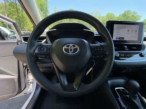 Used 2024 Toyota Corolla LE FWD image 28