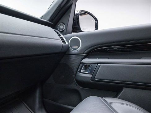 New 2025 Land Rover Discovery S image 33