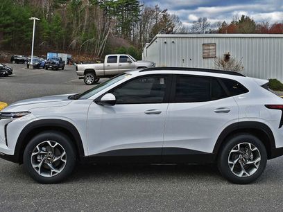 New 2026 Chevrolet Trax LT w/ Sunroof Package